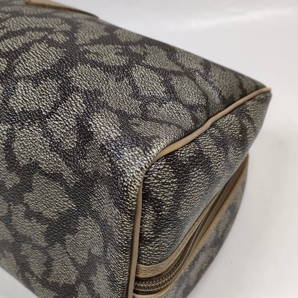 Yves Saint Laurent Giraffe Print Handbag - Picture 6 of 9